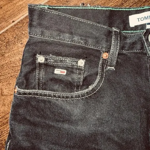 Tommy Jeans Women’s Ultra High Rise Mom Jeans Black Distressed Size 25 - Picture 4 of 9